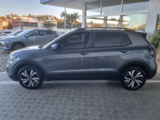 VOLKSWAGEN T-CROSS 1.0 200 TSI TOTAL FLEX AUTOMÁTICO VOLKSWAGEN T-CROSS 1.0 200 TSI TOTAL FLEX AUTOMÁTICO